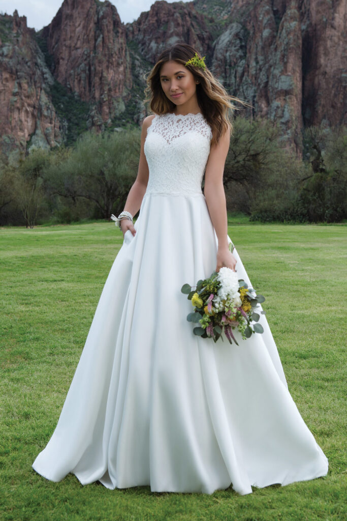 Amazing wedding dress Sweetheart Ivory Regular Long V-neck New (Un-Altered) Natural Unknown size