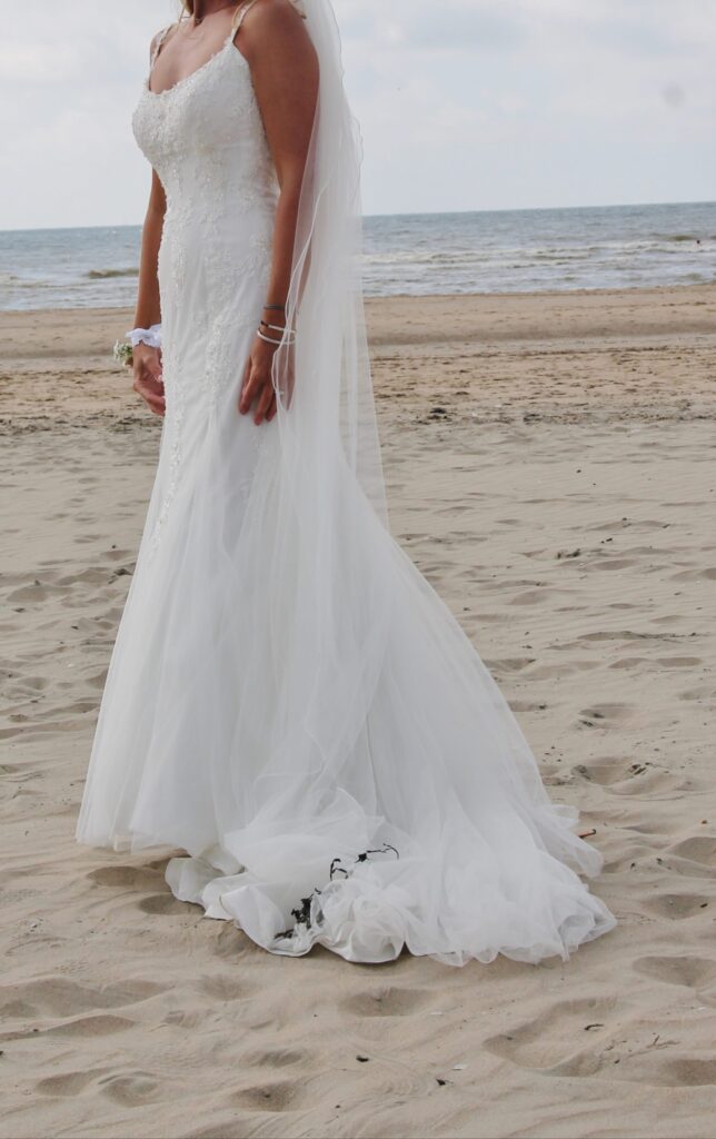 Belle robe de mariée Vindress White Regular Long V-neck New (Un-Altered) Natural Size 38
