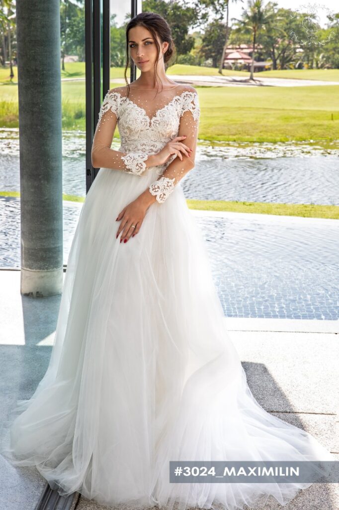 Adorable wedding dress Vindress White Regular Long V-neck Used Satin Size 38