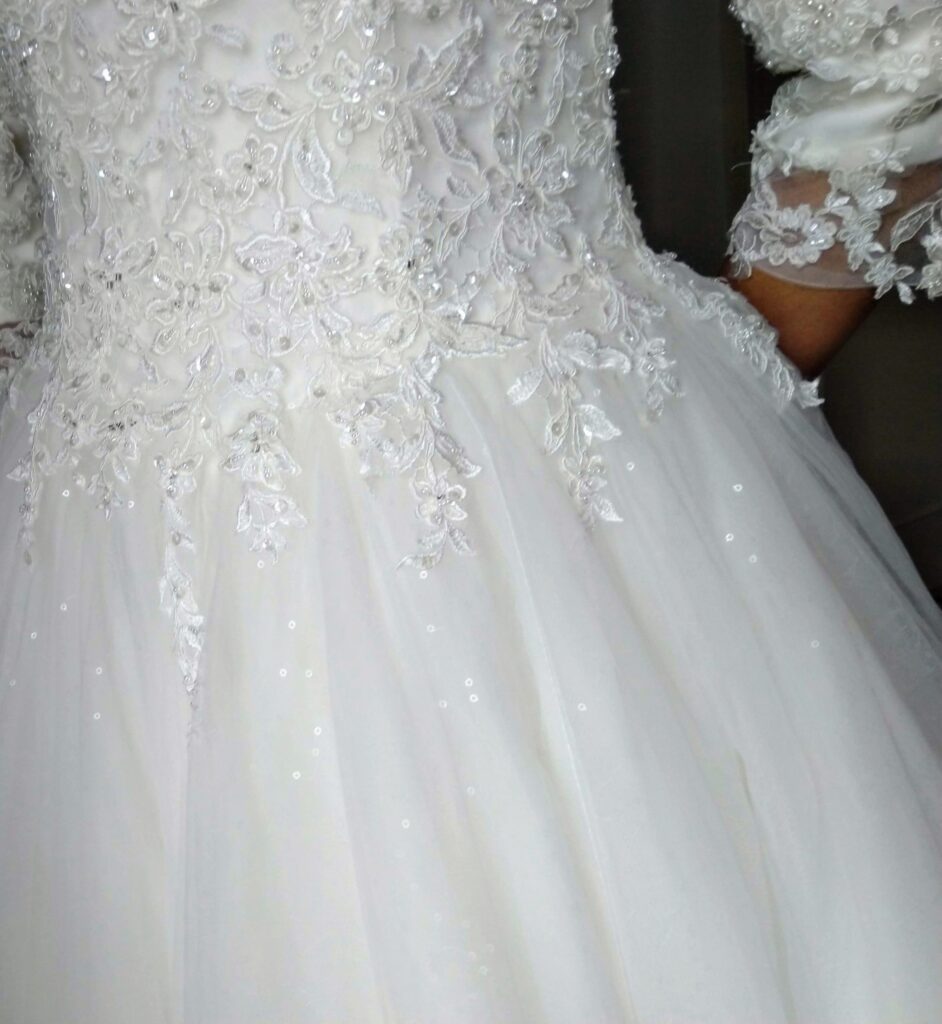 Robe de mariée incroyable Vindress White Princess Long col en V Nouveau (non modifié) Taille naturelle 38