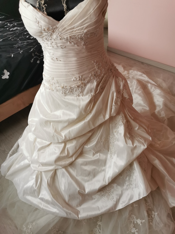 Adorable wedding dress Vindress Colormix Regular Long Strapless New (Un-Altered) Satin Size 36