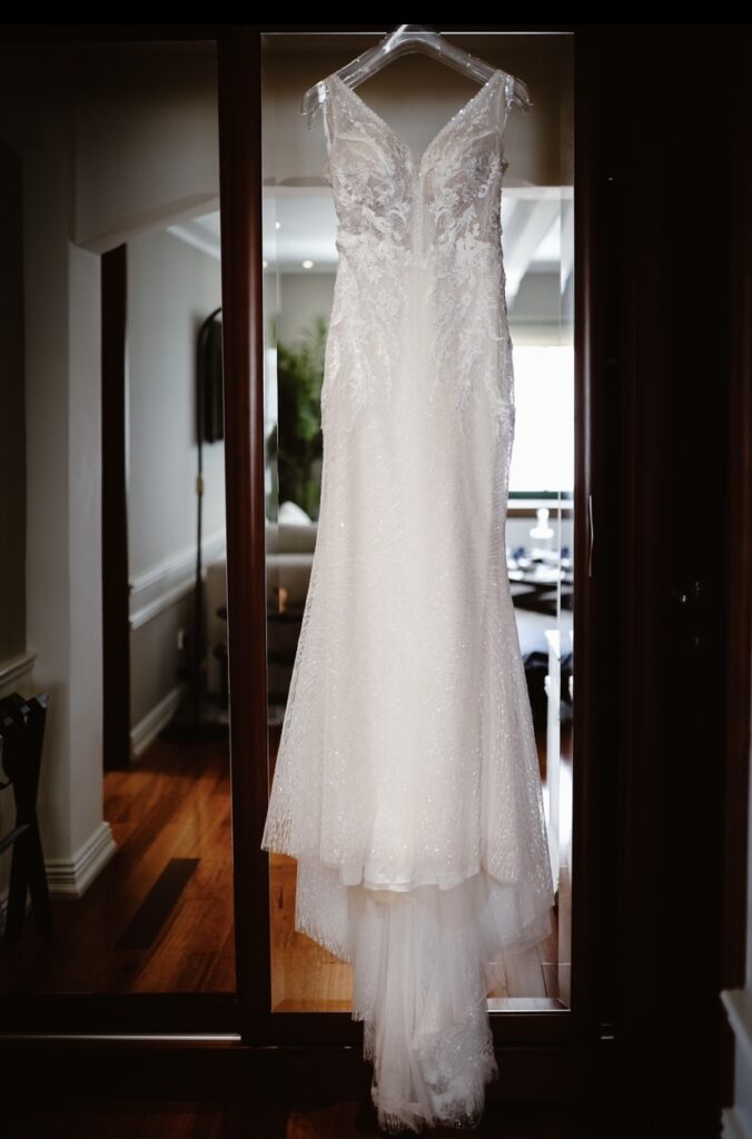 Amazing wedding dress Vindress Ivory Regular Long V-neck New (Un-Altered) Natural Size 36