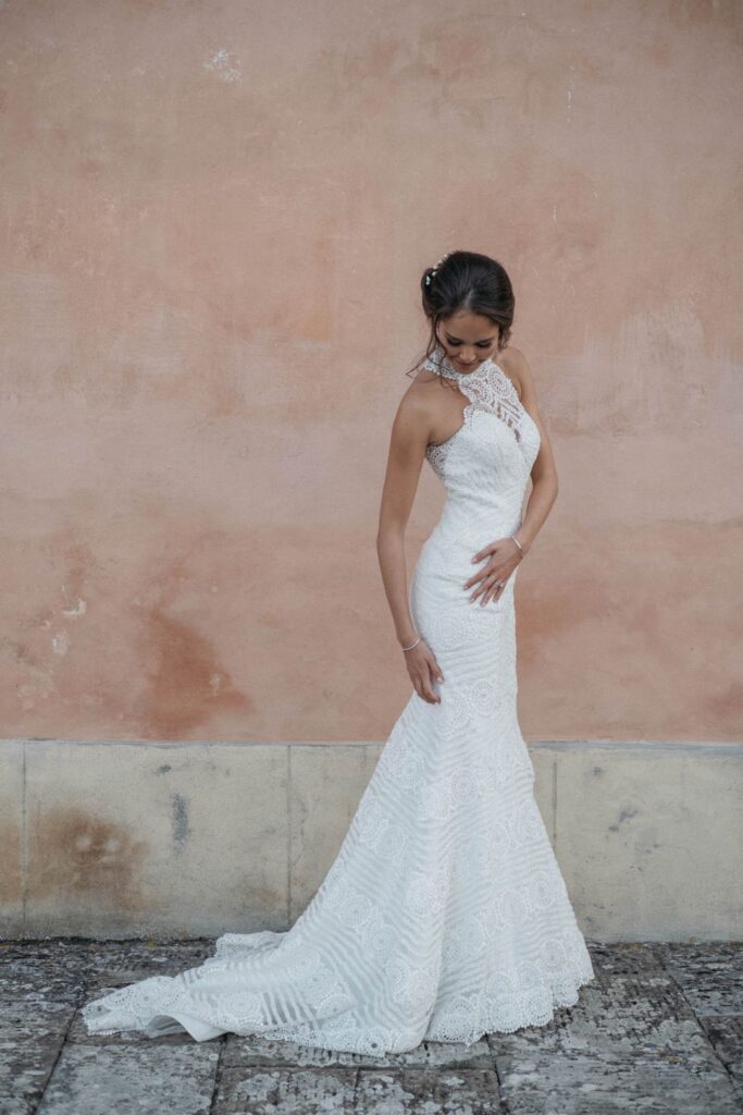 Luxurious wedding dress Vindress White Mermaid Long V-neck New (Un-Altered) Natural Size 36