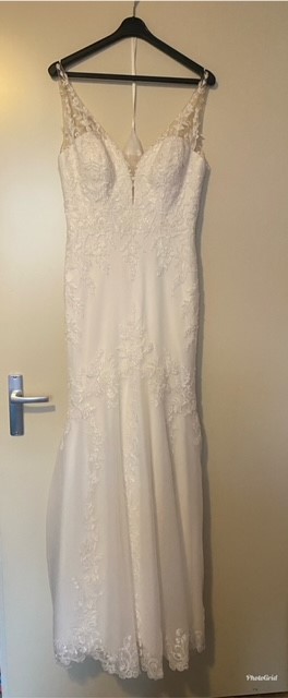 Robe de mariée moderne Vindress White Regular Long col en V Nouveau (non modifié) Taille naturelle 38