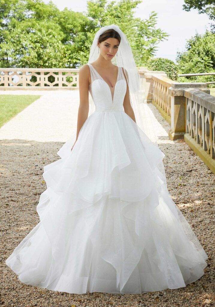 Classy wedding dress Vindress Ivory Regular Long V-neck New (Un-Altered) Tulle Size 40