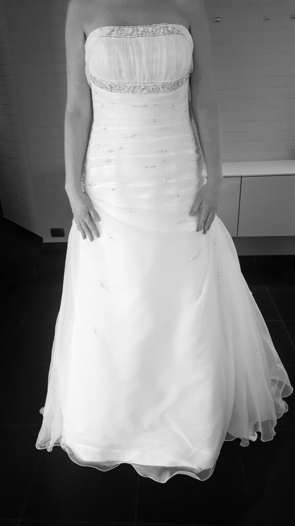 Modernes Kleid Vindress White Regular Long Off Shoulder Neu (unverändert) Natural Size 38