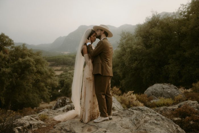 This Tambor de Llano Wedding Is Proof That Magic Happens When Wedding Vendors Get Married